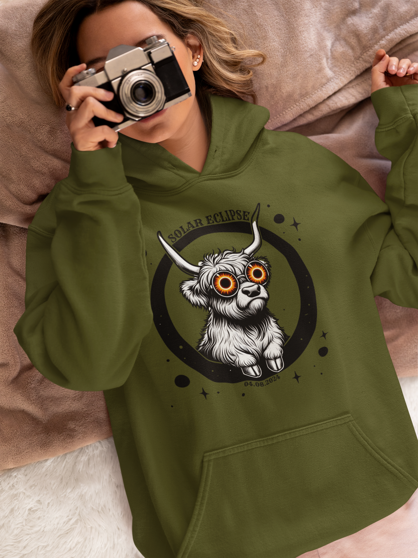 Highland Cow Eclipse 2024 Hooded Sweatshirt - Celestial Cuteness Hooded Sweatshirt, Cute Highland Cow Sweatshirt, Eclipse April 8 2024